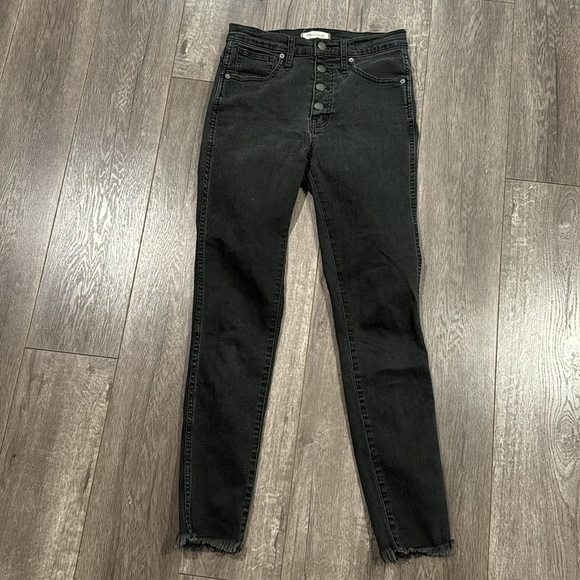 Madewell 10" High-Rise Skinny Jeans in Berkeley Black: Button-Through Edition 27 - Picture 6 of 10